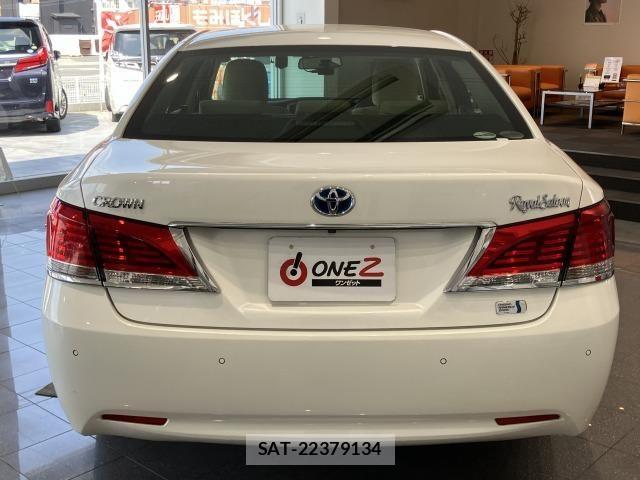 Toyota CROWN SEDAN 2016-03 7058072-12