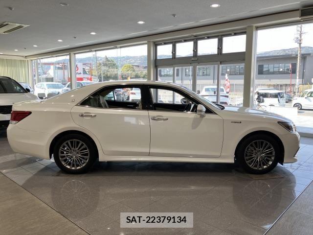 Toyota CROWN SEDAN 2016-03 7058072-13