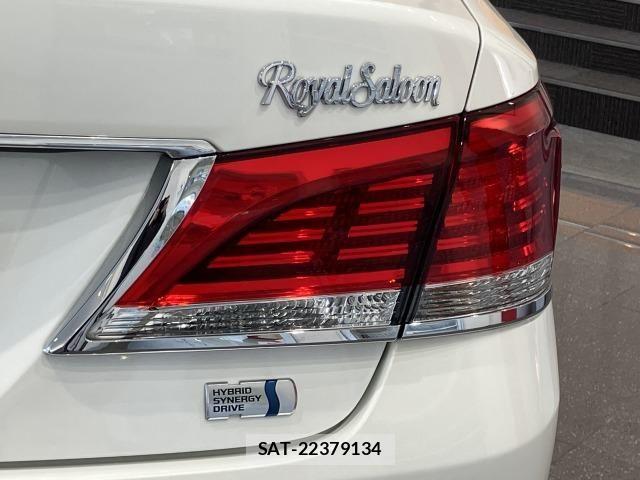 Toyota CROWN SEDAN 2016-03 7058072-24