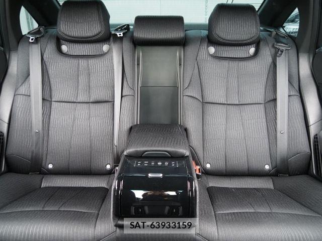 Toyota CROWN SEDAN 2019-03 7058065-12