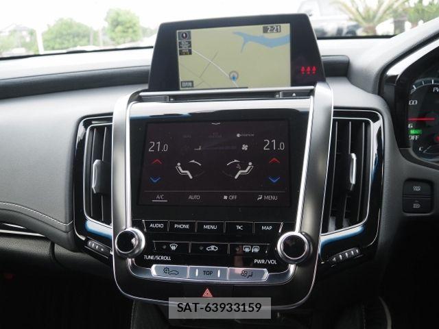 Toyota CROWN SEDAN 2019-03 7058065-17