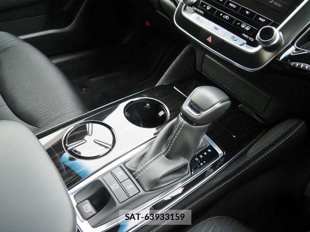Toyota CROWN SEDAN 2019-03 7058065-26