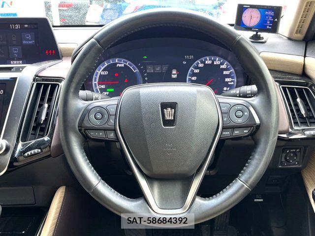 Toyota CROWN SEDAN 2018-06 7058067-9