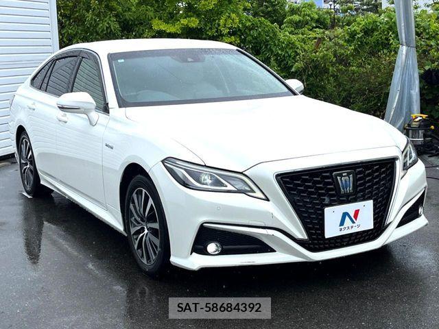 Toyota CROWN SEDAN 2018-06 7058067-15