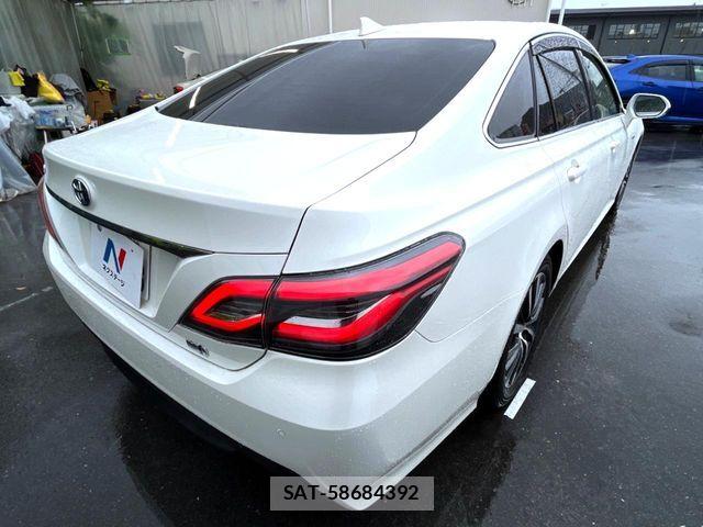 Toyota CROWN SEDAN 2018-06 7058067-16