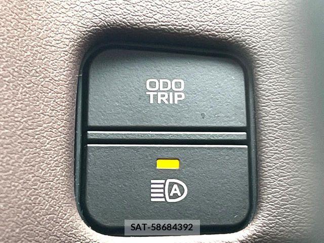 Toyota CROWN SEDAN 2018-06 7058067-8