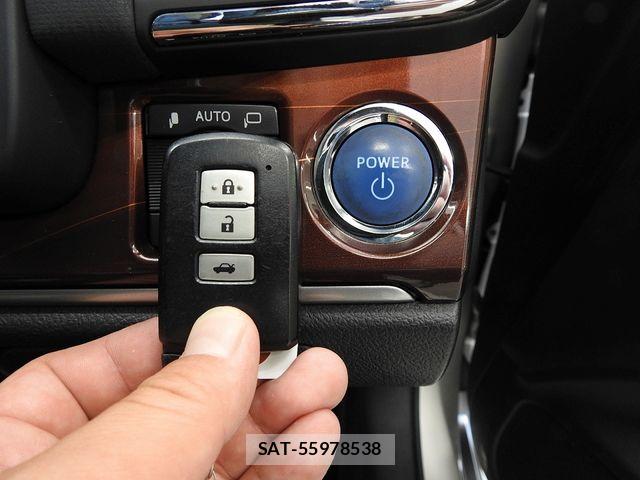 Toyota CROWN SEDAN 2014-05 7058081-19