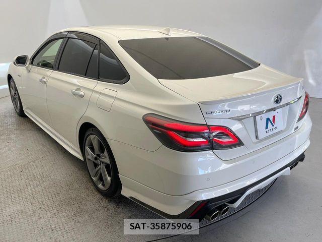 Toyota CROWN SEDAN 2018-09 7058061-17