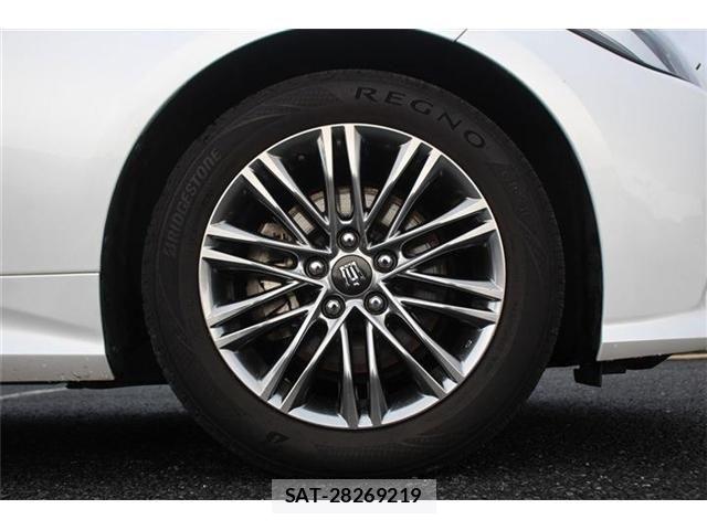 Toyota CROWN SEDAN 2021-04 7058075-10