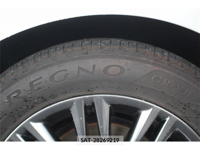 Toyota CROWN SEDAN 2021-04 7058075-11