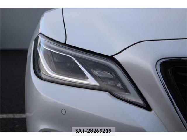Toyota CROWN SEDAN 2021-04 7058075-12
