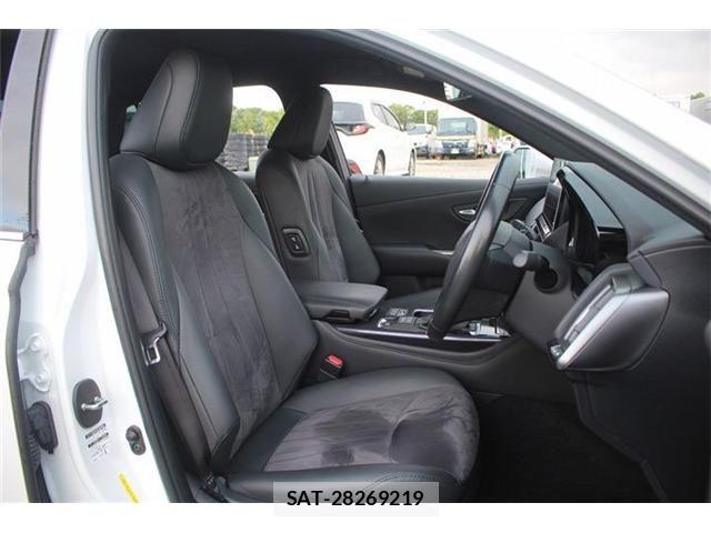 Toyota CROWN SEDAN 2021-04 7058075-19