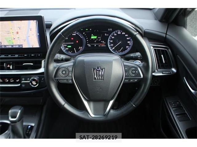 Toyota CROWN SEDAN 2021-04 7058075-22