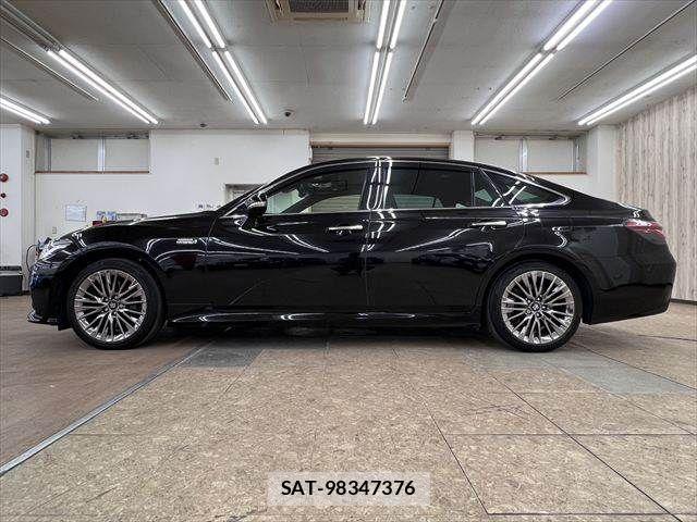 Toyota CROWN SEDAN 2019-05 7058066-19