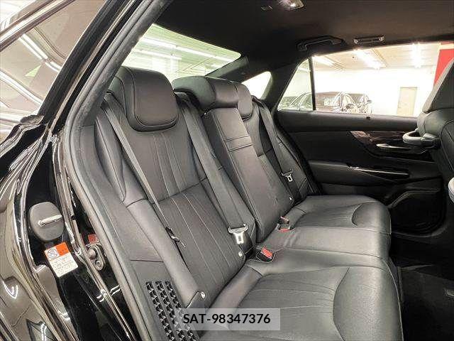 Toyota CROWN SEDAN 2019-05 7058066-7