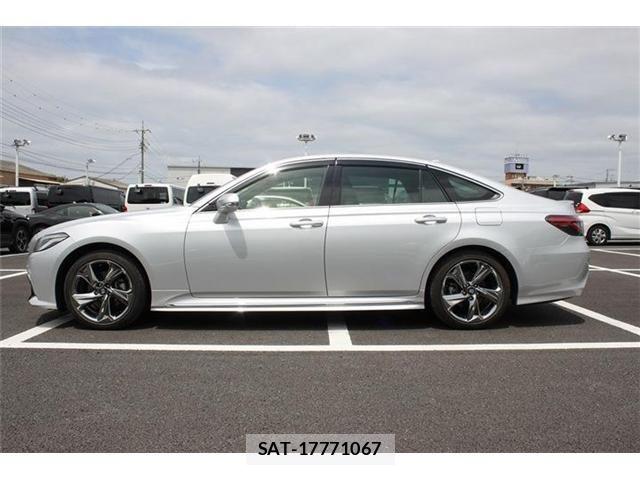 Toyota CROWN SEDAN 2021-02 7058064-12
