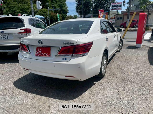 Toyota CROWN SEDAN 2014-05 7216633-1