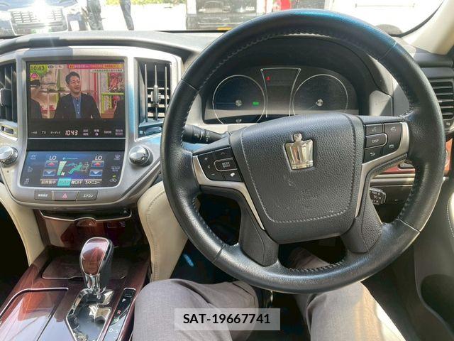 Toyota CROWN SEDAN 2014-05 7216633-6