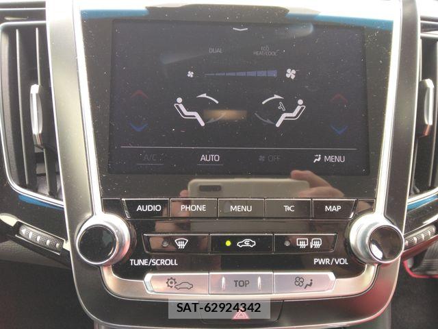 Toyota CROWN SEDAN 2020-03 7216688-15