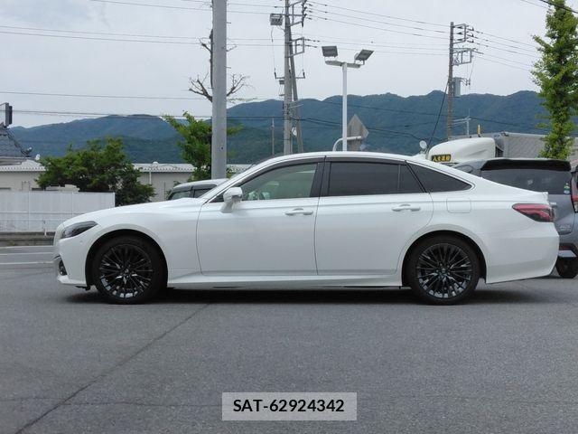 Toyota CROWN SEDAN 2020-03 7216688-4