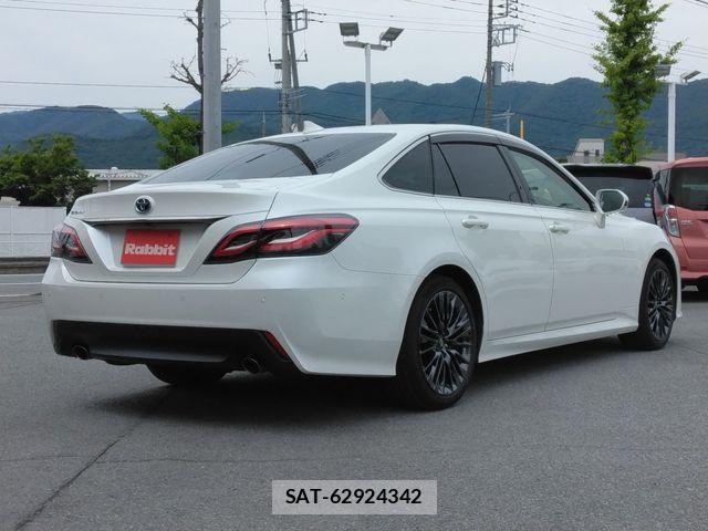 Toyota CROWN SEDAN 2020-03 7216688-5