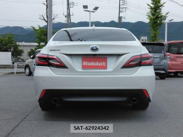 Toyota CROWN SEDAN 2020-03 7216688-6