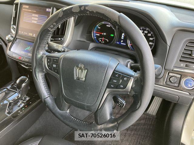 Toyota CROWN SEDAN 2013-07 7216625-11