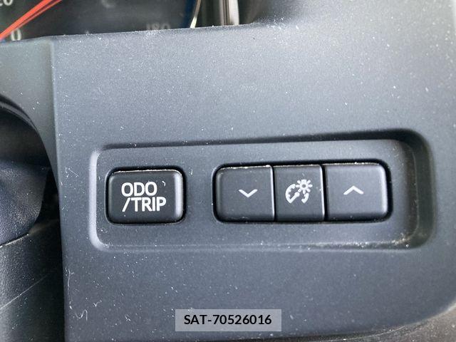 Toyota CROWN SEDAN 2013-07 7216625-17