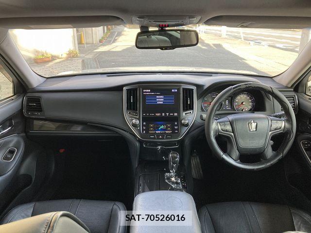 Toyota CROWN SEDAN 2013-07 7216625-1