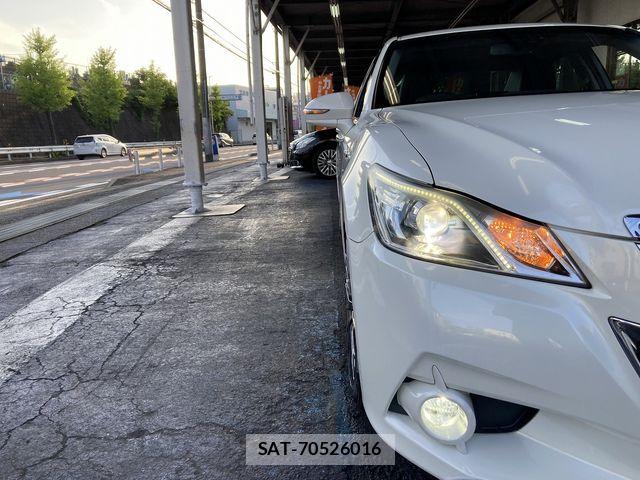 Toyota CROWN SEDAN 2013-07 7216625-27