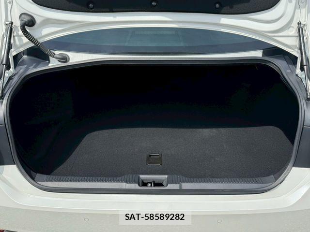 Toyota CROWN SEDAN 2020-05 7216692-12