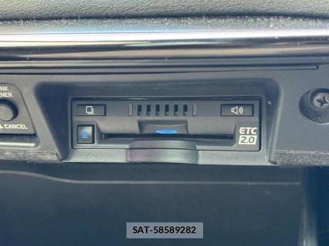 Toyota CROWN SEDAN 2020-05 7216692-23