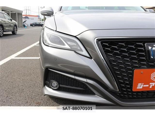 Toyota CROWN SEDAN 2020-11 7216693-24