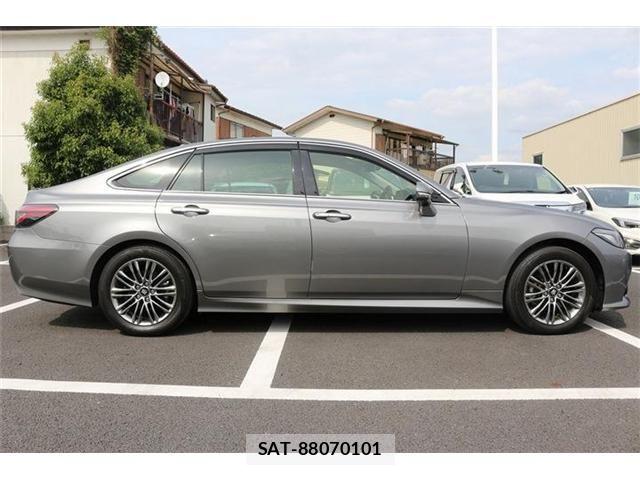 Toyota CROWN SEDAN 2020-11 7216693-7