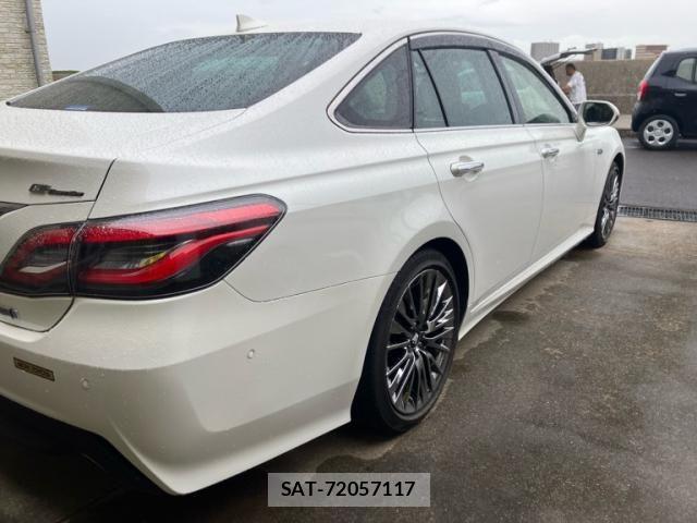 Toyota CROWN SEDAN 2018-09 7216662-9