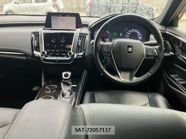 Toyota CROWN SEDAN 2018-09 7216662-14