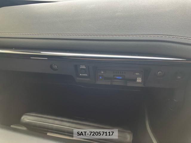 Toyota CROWN SEDAN 2018-09 7216662-28