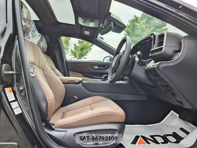 Toyota CROWN SEDAN 2025-01 7216711-9