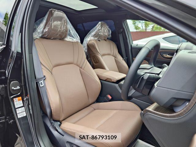 Toyota CROWN SEDAN 2025-01 7216711-11