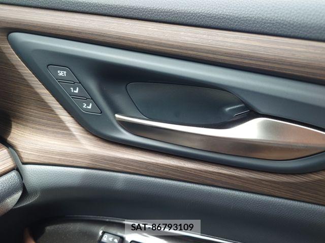 Toyota CROWN SEDAN 2025-01 7216711-23