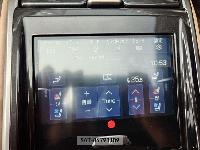 Toyota CROWN SEDAN 2025-01 7216711-26