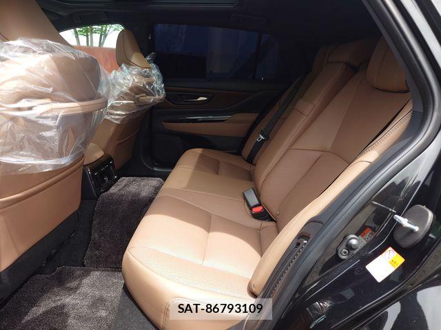 Toyota CROWN SEDAN 2025-01 7216711-27