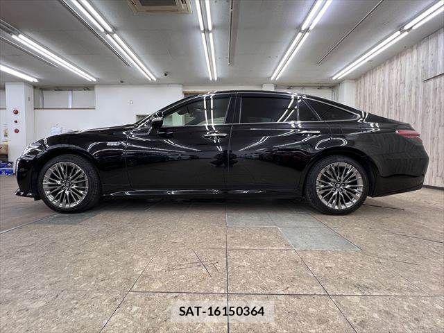 Toyota CROWN SEDAN 2018-10 7216664-20