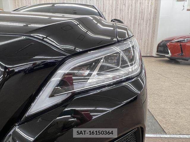 Toyota CROWN SEDAN 2018-10 7216664-21