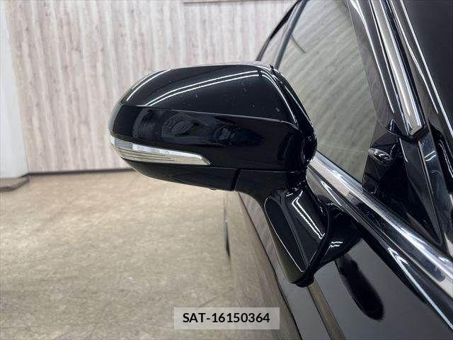 Toyota CROWN SEDAN 2018-10 7216664-26