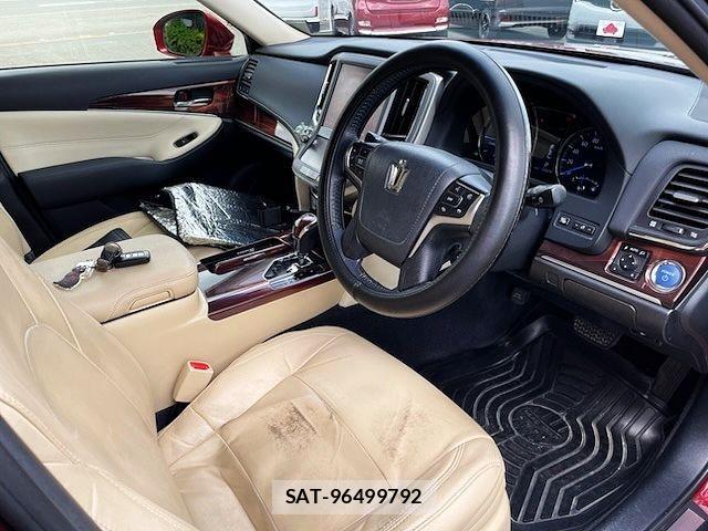 Toyota CROWN SEDAN 2013-06 7216609-1