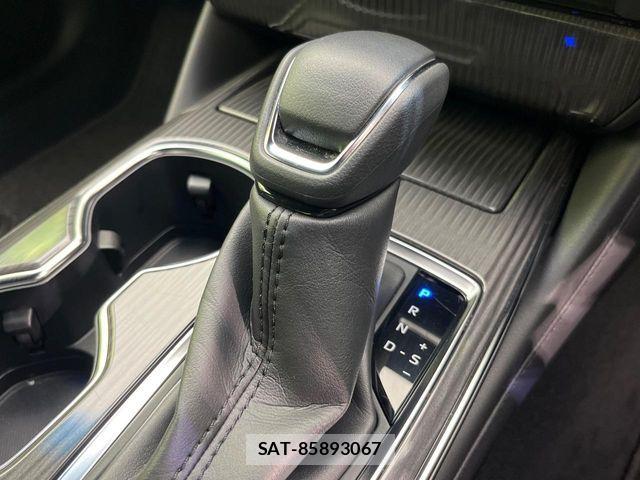 Toyota CROWN SEDAN 2021-05 7216689-19