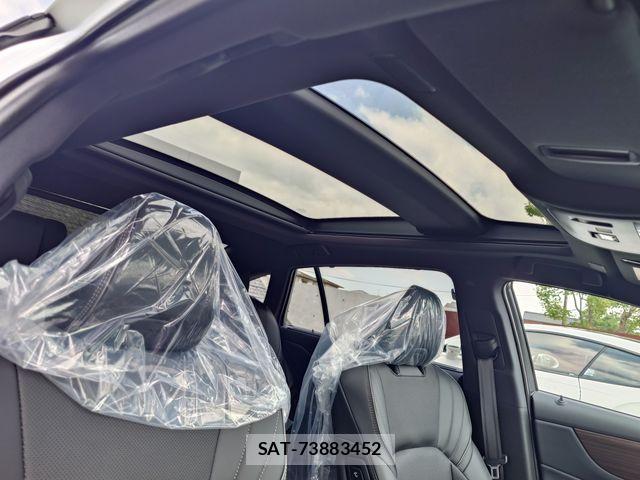 Toyota CROWN SEDAN 2025-10 7216705-12