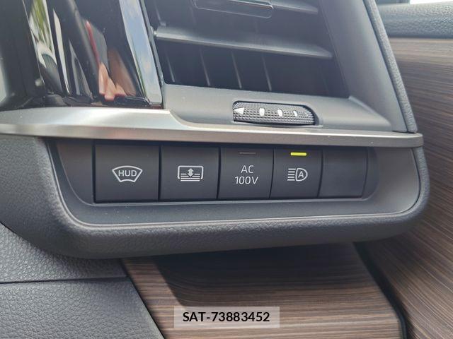 Toyota CROWN SEDAN 2025-10 7216705-21