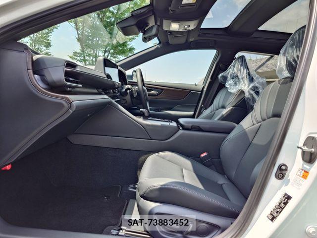 Toyota CROWN SEDAN 2025-10 7216705-23